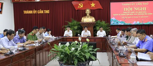 Kịp thời phát hiện, xử lý nghiêm, công khai những vụ việc cán bộ nhũng nhiễu 