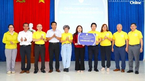 Liên hiệp Hội người Việt Nam tại Cộng hòa Séc ủng hộ 1 tỷ đồng hỗ trợ người dân Khánh Hòa