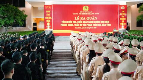 Công an Thanh Hóa ra quân thực hiện cao điểm tổng kiểm tra, kiểm soát hành chính ban đêm