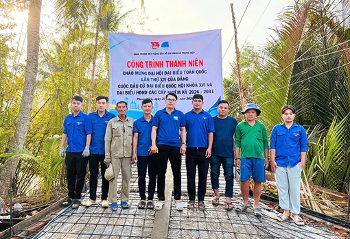 Bổ sung nguồn sinh lực mới cho Đảng 