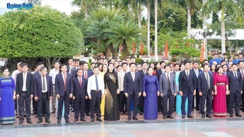 Lãnh đạo tỉnh viếng Nghĩa trang Liệt sĩ tỉnh