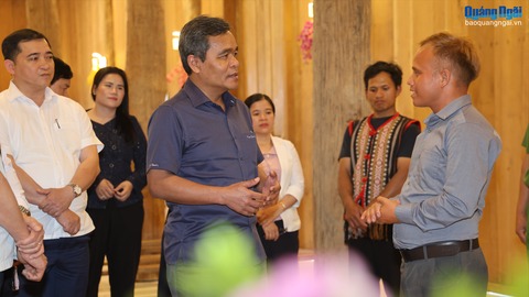 Học Bác từ những điều bình dị