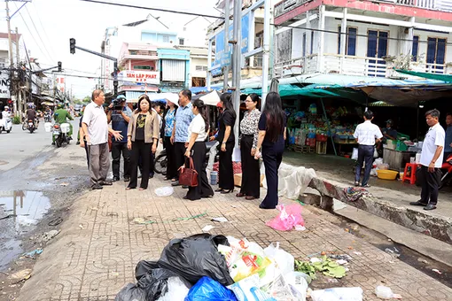 Khảo sát việc thu gom, vận chuyển và xử lý chất thải rắn tại phường Mỹ Xuyên 