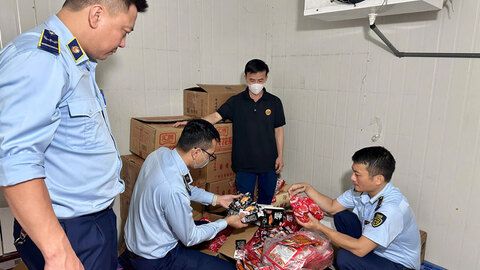 Xử lý 83 vụ vi phạm về bán hàng hóa giả mạo, hàng nhập lậu