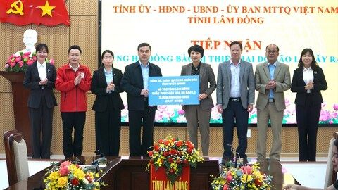Lâm Đồng tiếp nhận 3 tỷ đồng ủng hộ đồng bào lũ lụt từ tỉnh Tuyên Quang
