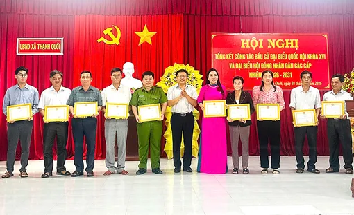 Xã Thạnh Quới khen thưởng 12 tập thể và 46 cá nhân có thành tích xuất sắc trong công tác bầu cử 
