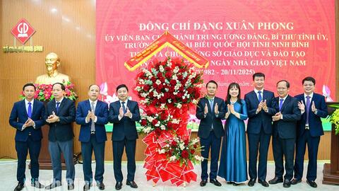 Đồng chí Bí thư Tỉnh ủy Đặng Xuân Phong: Ngành Giáo dục Ninh Bình phải đặt mục tiêu cao, giấc mơ lớn, cụ thể hóa Nghị quyết 71-NQ/TW
