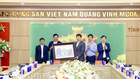 Hưng Yên: Chủ tịch Ủy ban MTTQ Việt Nam tỉnh làm việc với đoàn học viên cán bộ Đảng Nhân dân Cách mạng Lào