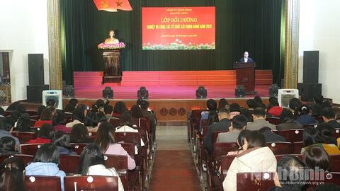 Bồi dưỡng nghiệp vụ cho cán bộ làm công tác tổ chức xây dựng Đảng