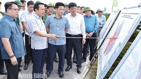 Đảng bộ UBND tỉnh: Lãnh đạo thực hiện các khâu đột phá về phát triển hạ tầng