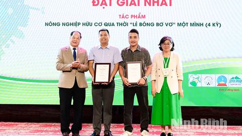 Trao giải cuộc thi viết “Nông nghiệp hữu cơ - Vì sự tăng trưởng xanh, phát triển bền vững”