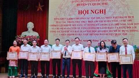 Quốc Oai khen thưởng 23 tập thể, cá nhân có thành tích trong học tập và làm theo Bác