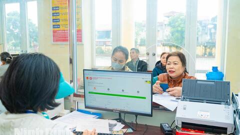 Xây dựng chính quyền vì nhân dân phục vụ