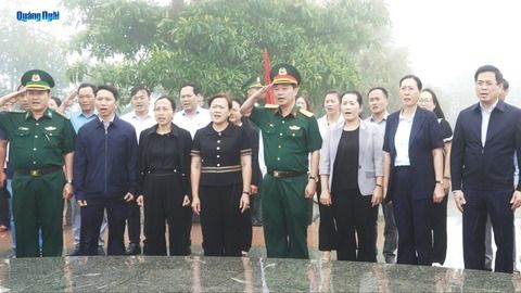 Lãnh đạo tỉnh thăm Cột mốc ba biên