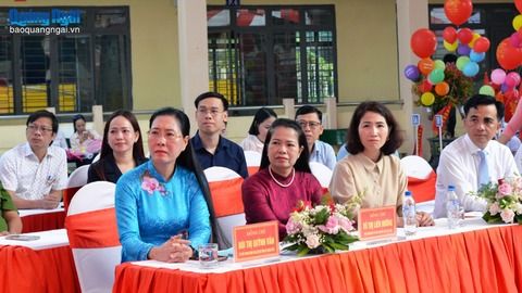 Lãnh đạo tỉnh dự lễ khai giảng năm học mới