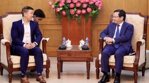 Phó Trưởng Ban Chính sách, chiến lược Trung ương Nguyễn Đức Hiển chủ trì làm việc với Đoàn công tác của Tập đoàn Excelerate Energy