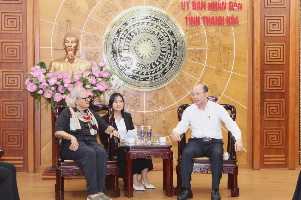 Phó Chủ tịch UBND tỉnh Cao Văn Cường tiếp xã giao đoàn công tác của tổ chức Đông Tây Hội Ngộ