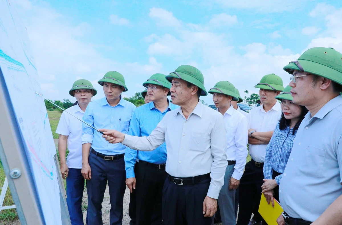 Bí thư Tỉnh ủy Lê Đức Thái kiểm tra tiến độ dự án giao thông trọng điểm kết nối với Cảng hàng không Thọ Xuân