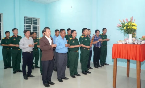 Đón hài cốt liệt sĩ, quân tình nguyện và chuyên gia Việt Nam hy sinh tại Campuchia