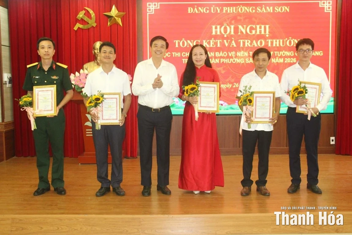 Phường Sầm Sơn trao giải Cuộc thi chính luận bảo vệ nền tảng tư tưởng của Đảng