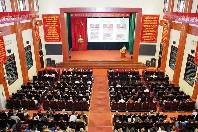 Chú trọng công tác giáo dục lý luận chính trị cho cán bộ, đảng viên