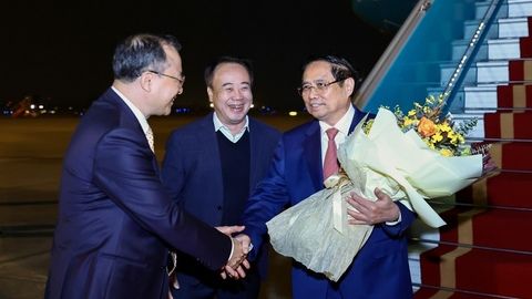 Thủ tướng Phạm Minh Chính về tới Hà Nội, kết thúc tốt đẹp chuyến công tác tại Lào