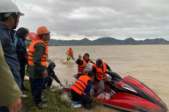 Gia Lai phân bổ 2.000 tấn gạo hỗ trợ người dân vùng lũ