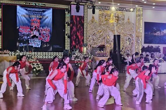 Sôi động Giải Khiêu vũ thể thao Cúp Dream Dance mở rộng lần thứ XI
