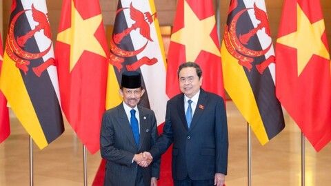 Chủ tịch Quốc hội Trần Thanh Mẫn hội kiến Quốc vương Brunei