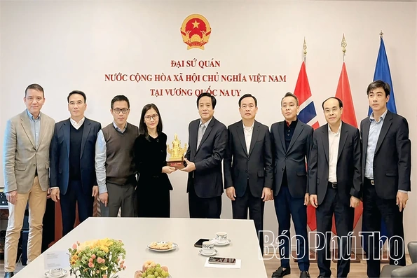 Tăng cường phối hợp với các Đại sứ quán Việt Nam tại Nga, Na Uy và Đan Mạch, đẩy mạnh thu hút đầu tư vào tỉnh Phú Thọ
