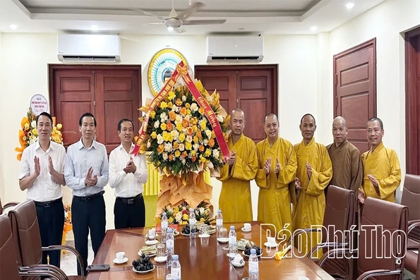 Trưởng Ban Tuyên giáo và Dân vận Tỉnh ủy Lương Đức Minh chúc mừng Đại lễ Phật đản 2026