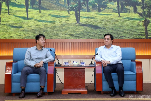 Chủ tịch UBND tỉnh Trần Duy Đông tiếp và làm việc với Tập đoàn TCC và Công ty TNHH MM Mega Market Việt Nam