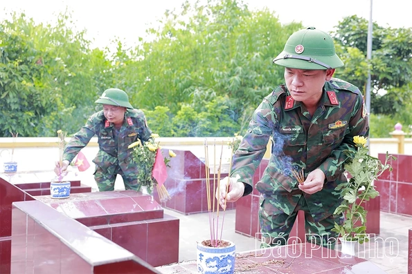 Thực hành lấy mẫu hài cốt liệt sĩ tại Nghĩa trang liệt sĩ xã Phù Ninh
