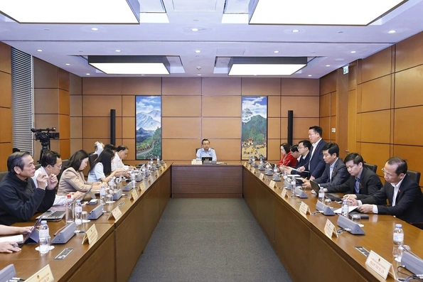 Ngày 6/11, Quốc hội tiếp tục thảo luận ở tổ về 6 dự án luật