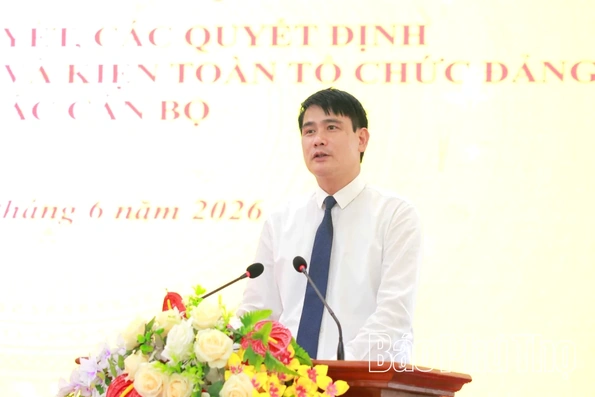 Yên Kỳ công bố quyết định sắp xếp, đổi tên thôn và kiện toàn cán bộ