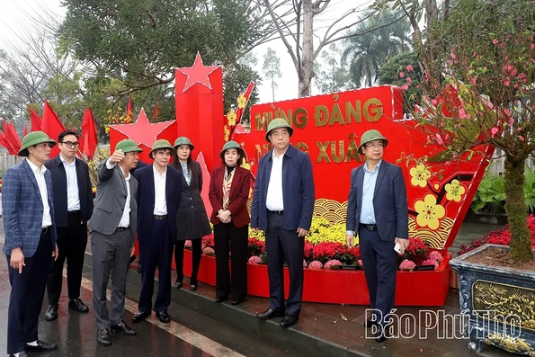 Chủ tịch UBND tỉnh Trần Duy Đông kiểm tra công tác chỉnh trang đô thị phục vụ đón Tết Nguyên đán