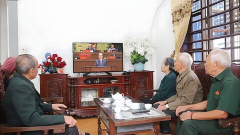 Theo dõi truyền hình trực tiếp Đại hội XIV của Đảng, người dân Hà Tĩnh gửi trọn niềm tin yêu