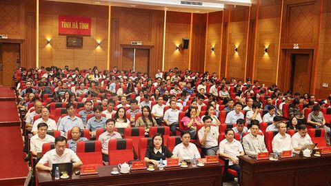 Bồi dưỡng chính trị cho gần 26.000 cán bộ tuyên giáo, dân vận và ngành giáo dục