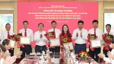 Agribank Chi nhánh Hà Tĩnh được vinh danh xuất sắc