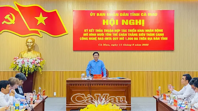 Cà Mau ký kết hợp tác nhân rộng mô hình nuôi tôm siêu thâm canh