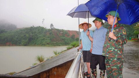 Lãnh đạo tỉnh kiểm tra công tác ứng phó bão số 11