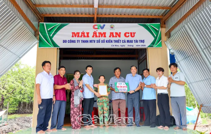 Bàn giao "Mái ấm an cư" cho hộ khó khăn ở Đất Mũi