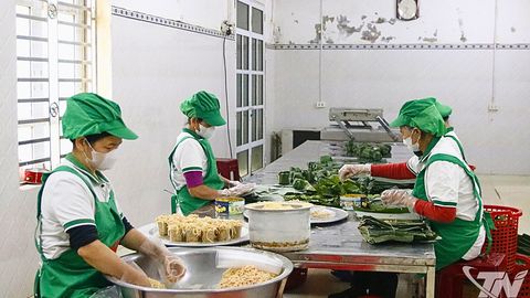 Các cơ sở sản xuất vào mùa phục vụ Tết