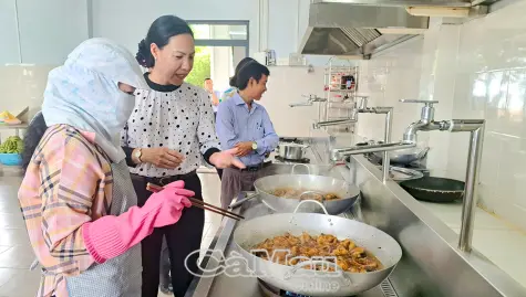 HĐND tỉnh khảo sát công tác trợ giúp xã hội tại Trung tâm Bảo trợ xã hội Bạc Liêu