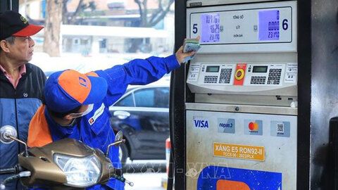 Xăng, dầu đồng loạt giảm giá từ chiều 18/12