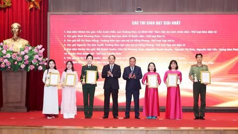 Hà Nội: 99 tác phẩm được trao giải cuộc thi chính luận về bảo vệ nền tảng tư tưởng của Đảng