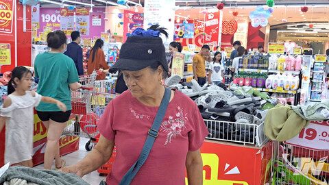 Bán lẻ hàng hóa, doanh thu dịch vụ tiêu dùng tăng mạnh