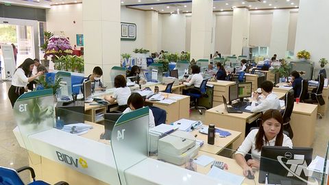 Dư nợ tín dụng tăng gần 20%