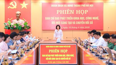 Chủ tịch HĐND thành phố Phùng Thị Hồng Hà: Chuyển đổi số phải nâng cao năng lực giám sát của HĐND