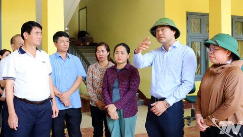 Đồng chí Bí thư Tỉnh ủy kiểm tra, chỉ đạo công tác khắc phục hậu quả thiên tai tại xã Na Rì, xã Chợ Rã